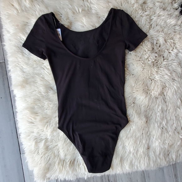 Hollister "Property of No One" Fitted Bodysuit - Picture 3 of 6